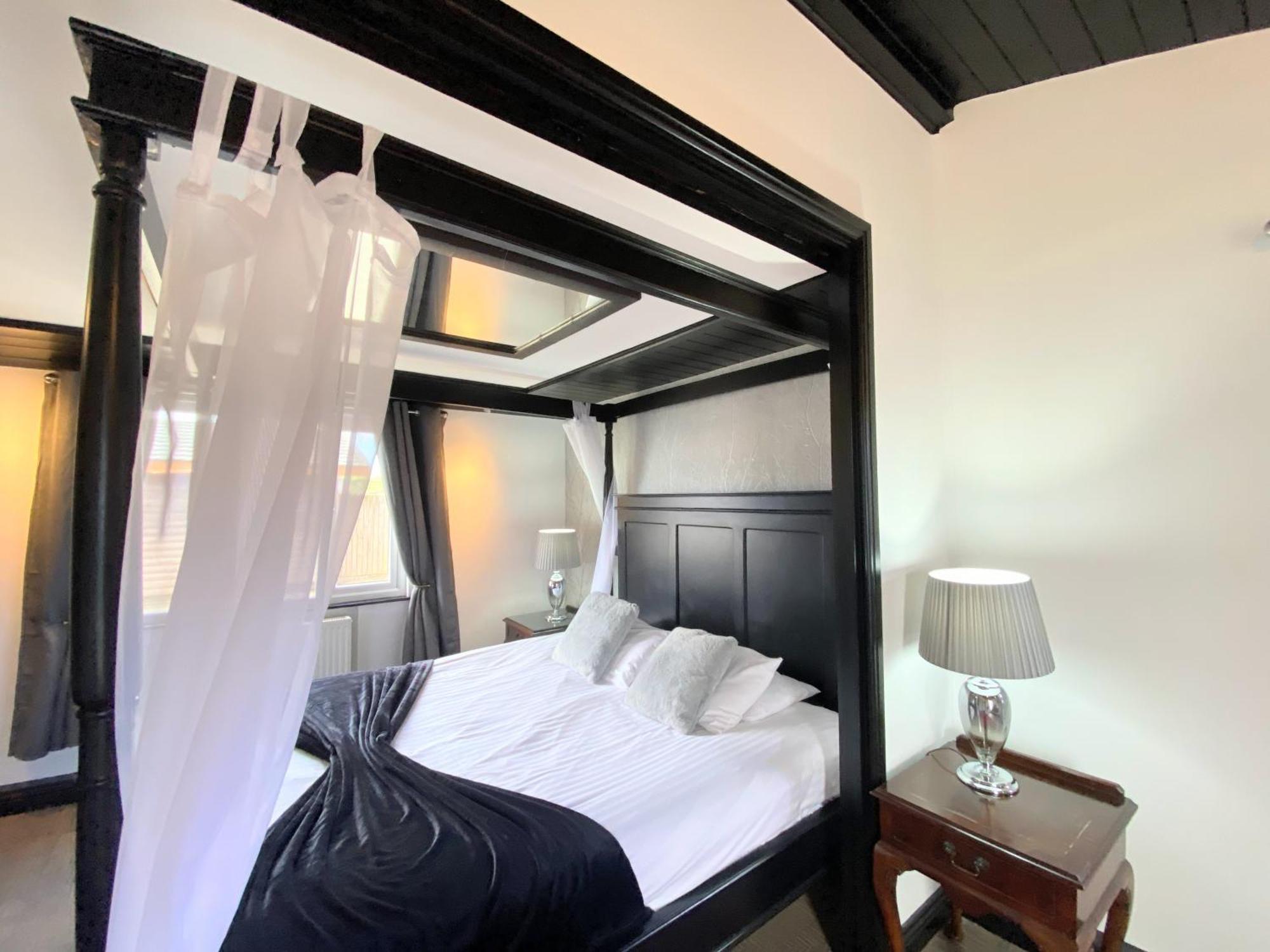 Willa Ochil 9 With Private Hot Tub - Fife - Loch Leven - Lomond Hills - Pet Friendly Kelty Zewnętrze zdjęcie