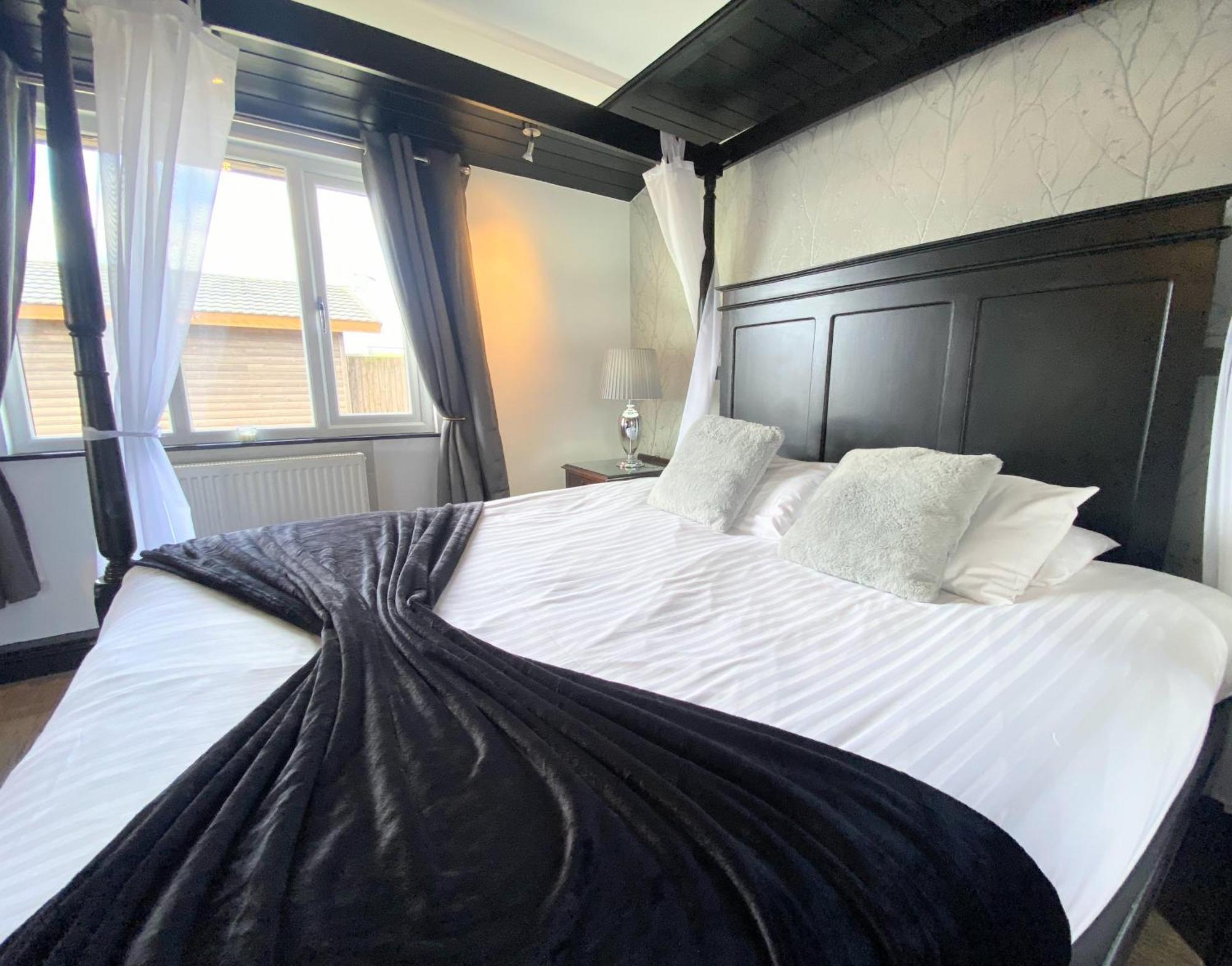 Willa Ochil 9 With Private Hot Tub - Fife - Loch Leven - Lomond Hills - Pet Friendly Kelty Zewnętrze zdjęcie